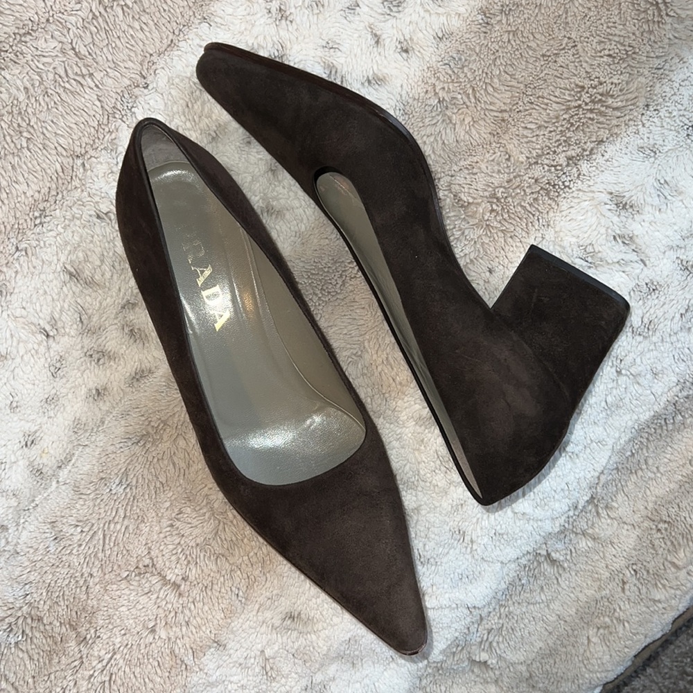 Prada ❤️ Low Pumps Pointed Toe Block Heels
